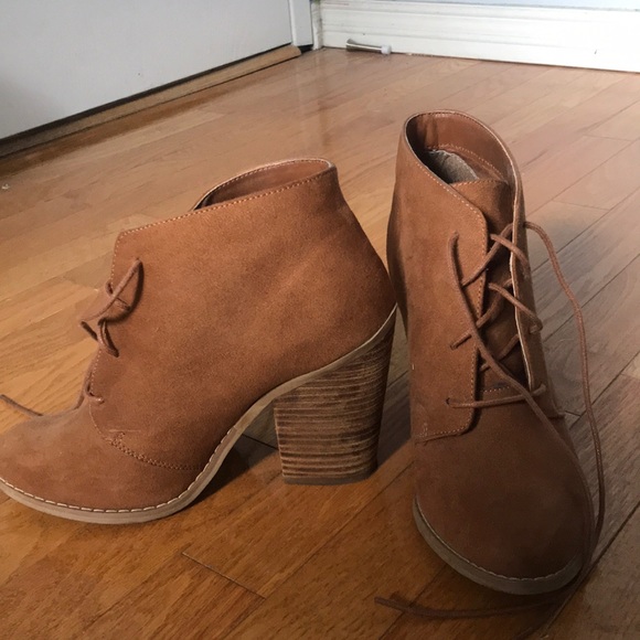 Brown suede high heel booties - Picture 2 of 3